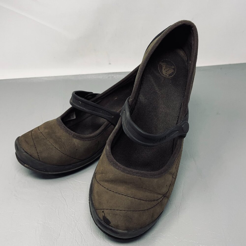 Crocs Mary Jane Shoes Womens Size 9 Brown Suede Comfort Casual Flats Strap‎